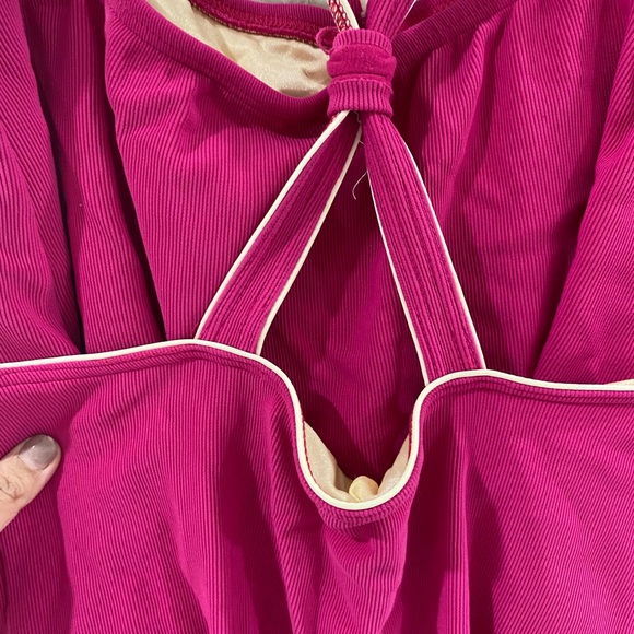 Gorgeous Pink swim suit - Picture 4 of 4